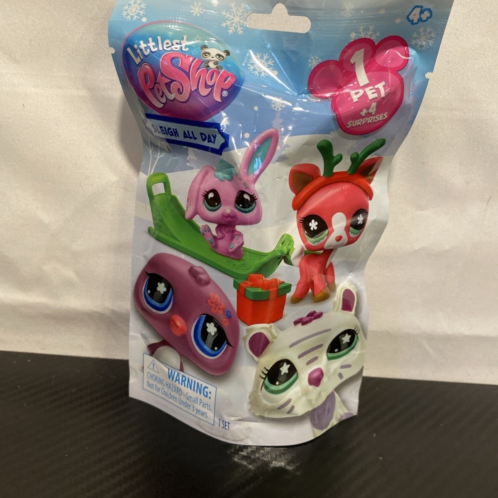 Littlest Pet Shop Sleigh All Day Blind‎ Bags Mystery Holiday Pet